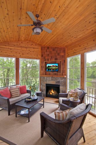 15700 55th Avenue Porch2