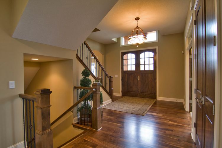 6357 Merrimac Foyer